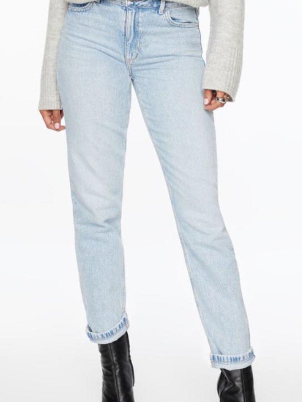 EUC * DYNAMITE * Claudia High Rise Mom Jeans * Size 28 * Light Blue